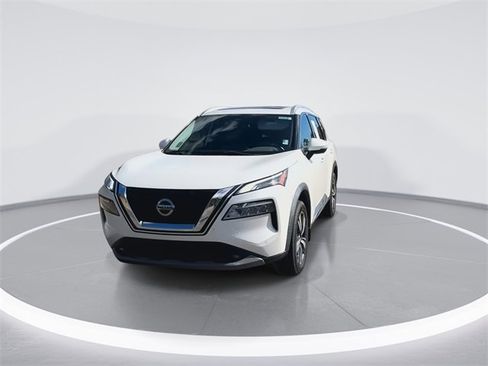 Used 2021 Nissan Rogue SL w/ Premium Package image 3