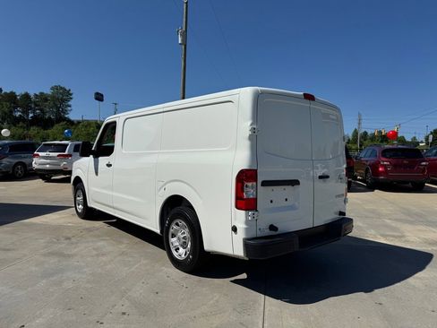 Used 2020 Nissan NV 2500 SV image 4