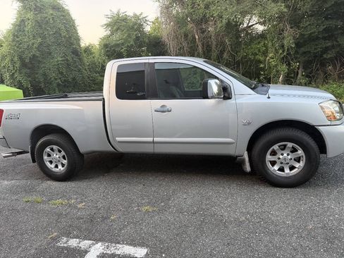Used 2004 Nissan Titan SE AWD/4WD image 3