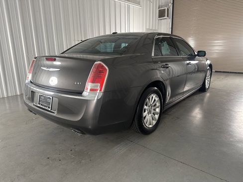 Used 2014 Chrysler 300 image 5
