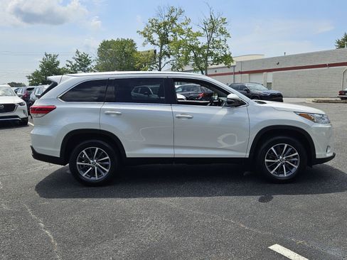 Certified 2019 Toyota Highlander XLE FWD image 5