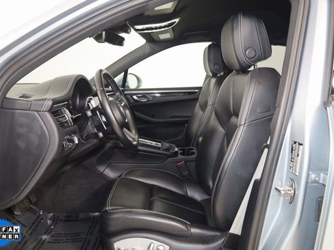 Used 2022 Porsche Macan image 11
