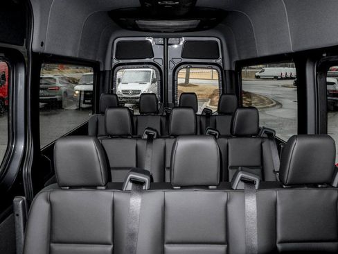 Used 2025 Mercedes-Benz Sprinter 2500 image 23