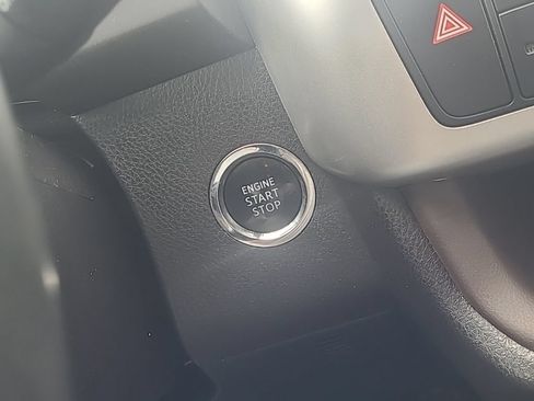 Used 2018 Toyota Highlander XLE AWD/4WD image 28