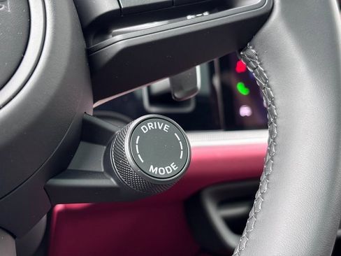 Certified 2026 Porsche Cayenne image 17