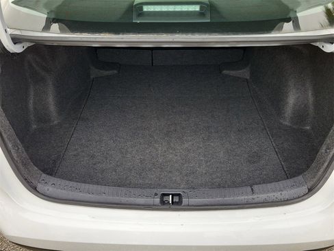 Used 2025 Toyota Corolla LE image 8