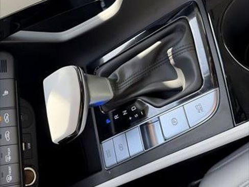 New 2026 Hyundai Elantra Limited FWD image 24