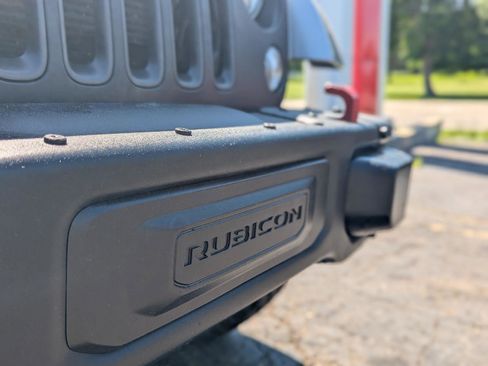 Used 2018 Jeep Wrangler Unlimited Rubicon w/ Max Tow Package AWD/4WD image 11