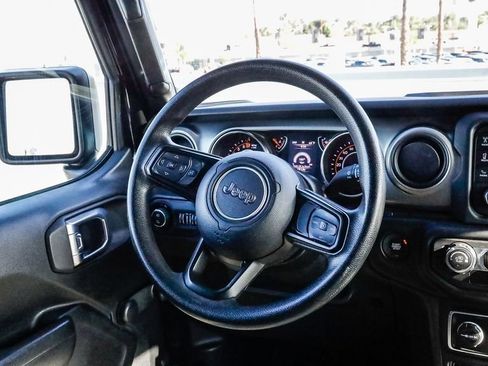 Used 2021 Jeep Gladiator Sport AWD/4WD image 18