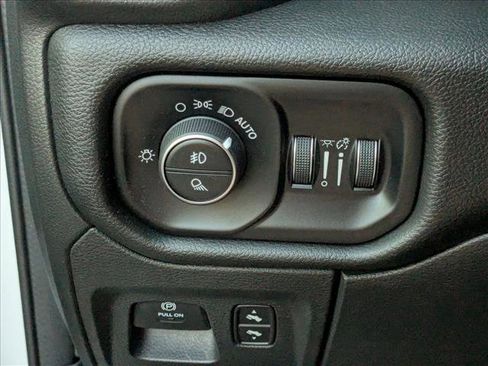 Used 2024 RAM 1500 Laramie image 9