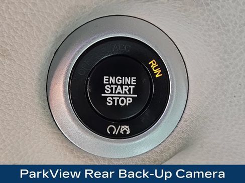 Used 2021 Chrysler Pacifica Touring AWD/4WD image 9