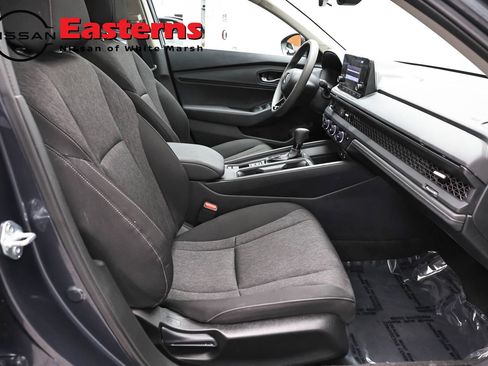 Used 2025 Honda Accord SE image 22
