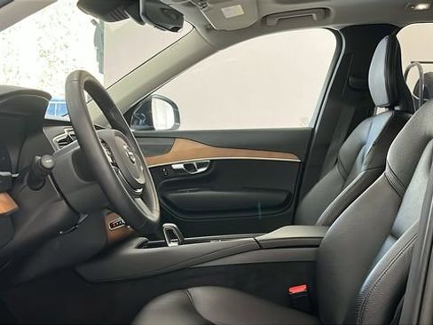 Certified 2023 Volvo XC90 B6 Plus image 8