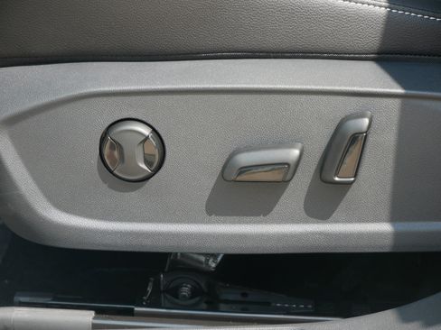 New 2025 Volkswagen Jetta SE image 4