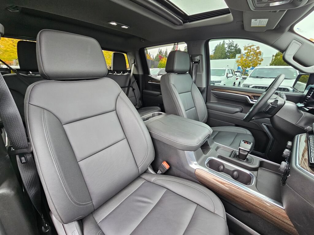 Certified 2026 Chevrolet Silverado 1500 RST AWD/4WD image 33