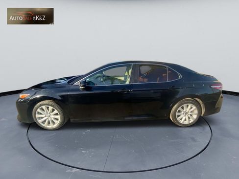 Used 2018 Toyota Camry LE image 4