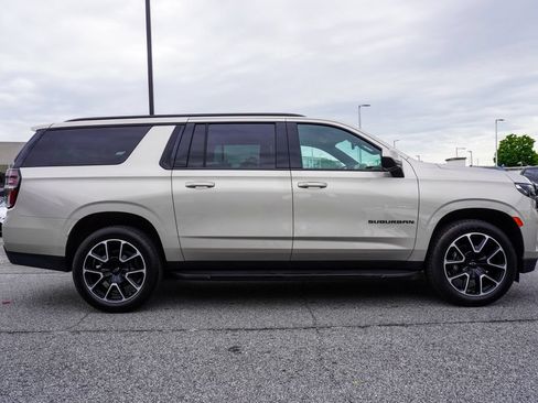 Used 2024 Chevrolet Suburban RST RWD image 33