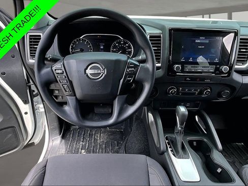 Used 2024 Nissan Frontier SV RWD image 9