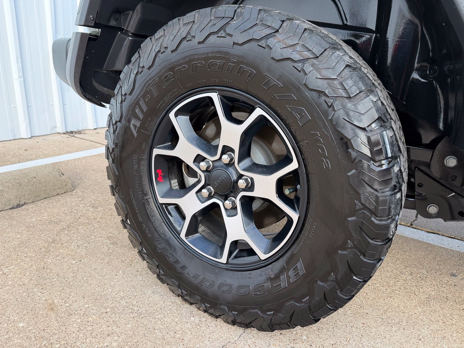 Used 2023 Jeep Wrangler Unlimited Rubicon w/ Dual Top Group AWD/4WD image 39
