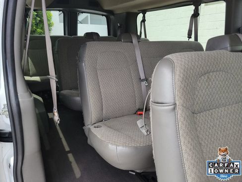 Used 2025 Chevrolet Express 3500 LT w/ LT Preferred Equipment Group RWD image 13