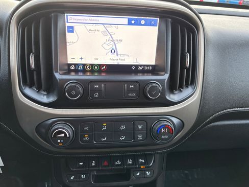 Used 2022 GMC Canyon Denali image 17