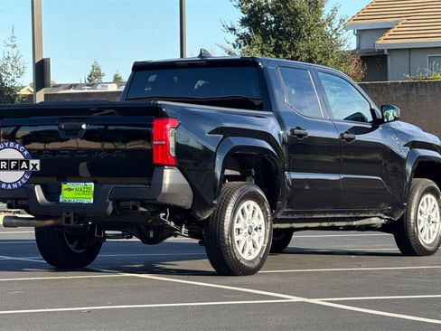Used 2025 Toyota Tacoma SR image 10