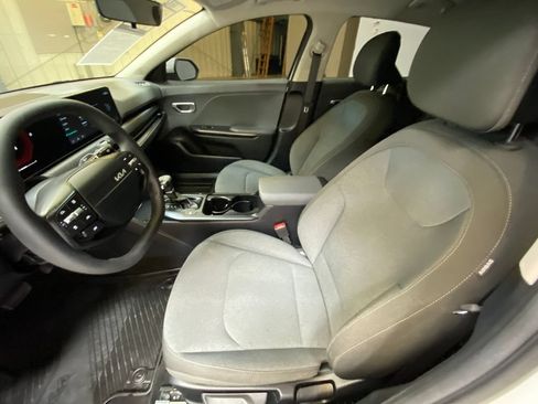 Used 2025 Kia K4 FWD image 21