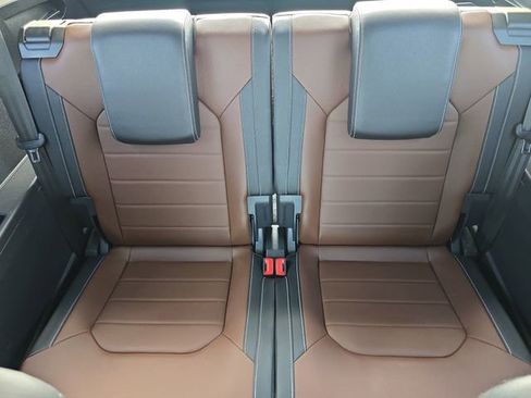 Used 2022 Volkswagen Atlas SEL Premium image 12