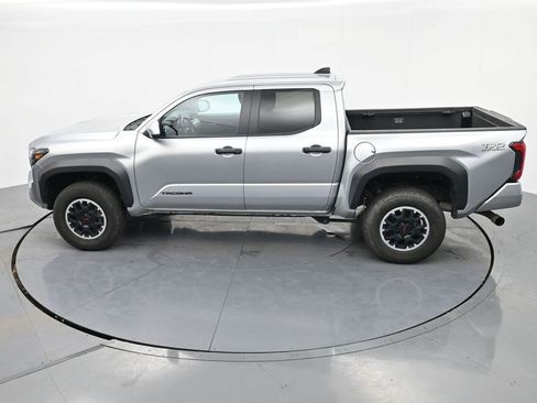Used 2024 Toyota Tacoma TRD Off-Road image 23