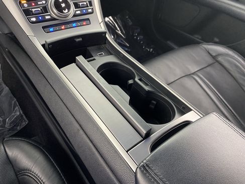 Used 2017 Lincoln MKZ Reserve FWD image 31