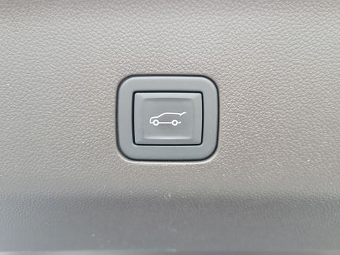 Used 2024 GMC Yukon XL SLT w/ SLT Luxury Package AWD/4WD image 10