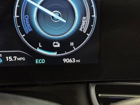 Used 2024 Hyundai Elantra Limited image 6