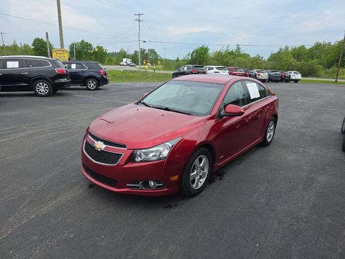 Used 2014 Chevrolet Cruze LT w/ RS Package FWD image 2