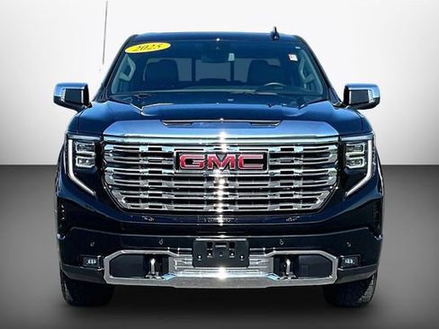 Used 2025 GMC Sierra 1500 Denali AWD/4WD image 3