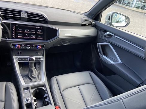 Certified 2025 Audi Q3 2.0T Premium Plus w/ Premium Plus Package image 15