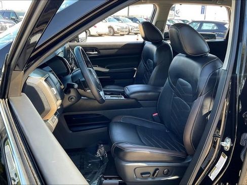 Used 2024 Nissan Pathfinder Platinum w/ Cargo Package image 25