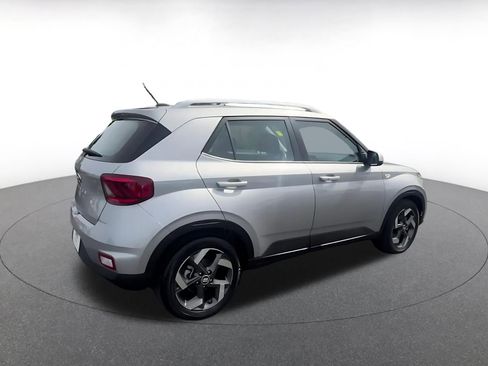 Used 2025 Hyundai Venue SEL image 15