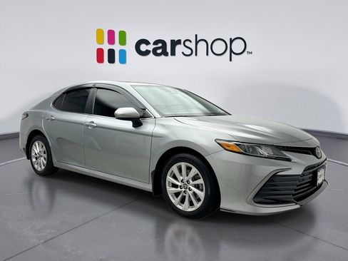 Used 2023 Toyota Camry LE AWD/4WD image 7