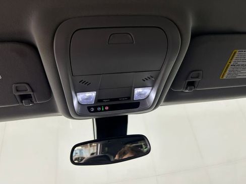 Used 2024 GMC Terrain SLE w/ Driver Convenience Package FWD image 24