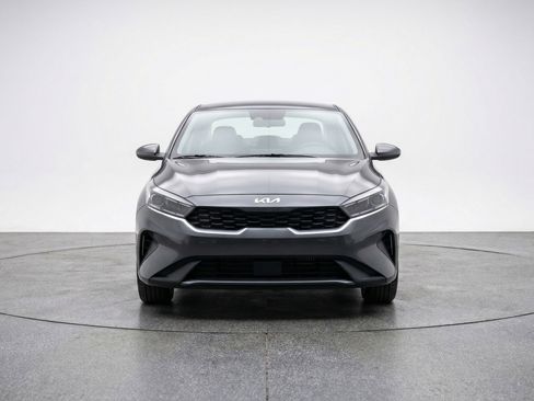 Used 2025 Kia K4 LXS image 2