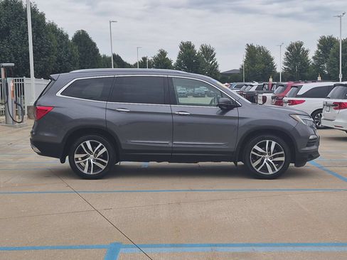 Used 2016 Honda Pilot Touring image 5