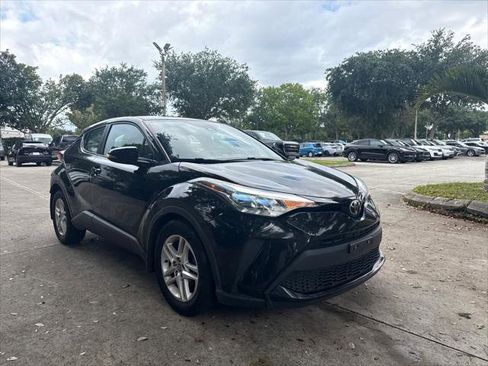 Used 2021 Toyota C-HR LE FWD image 4