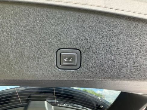 Used 2024 Cadillac XT6 Luxury FWD image 20