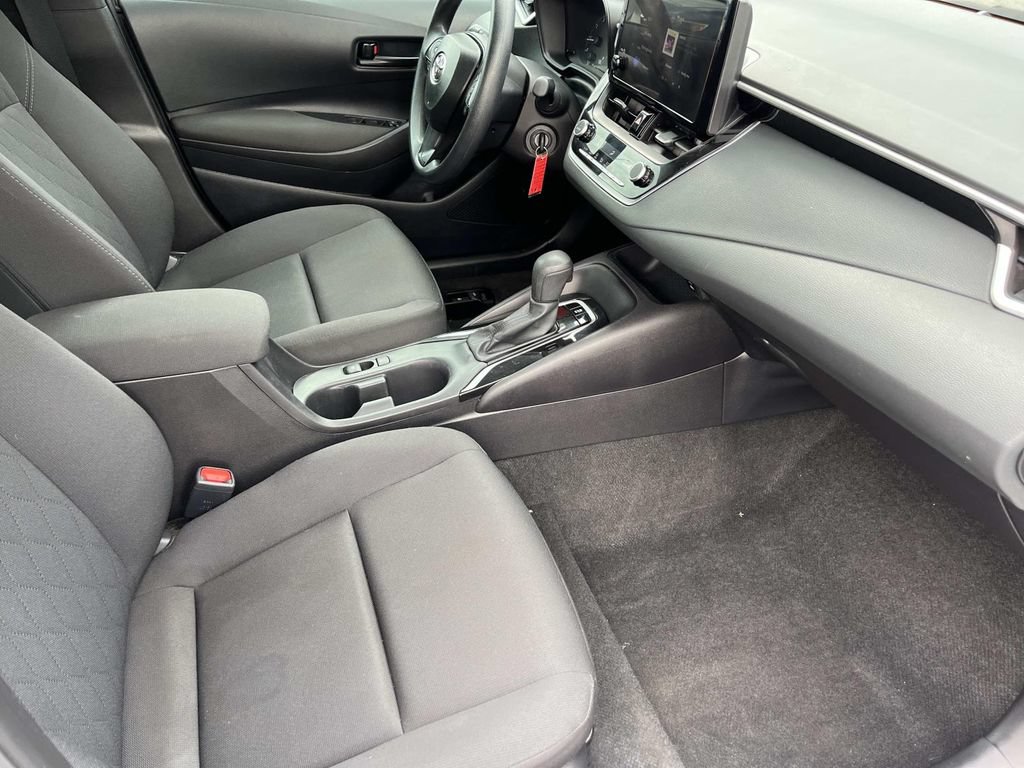 Used 2025 Toyota Corolla LE FWD image 22