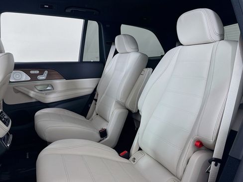 New 2026 Mercedes-Benz GLS 580 4MATIC image 7