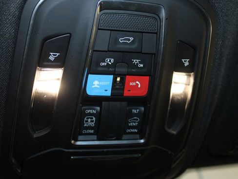 Used 2024 Jeep Grand Cherokee Altitude AWD/4WD image 34