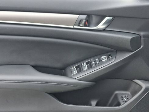 Used 2020 Honda Accord LX image 12
