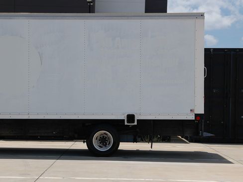 Used 2018 Ford E-350 and Econoline 350 Super Duty RWD image 27