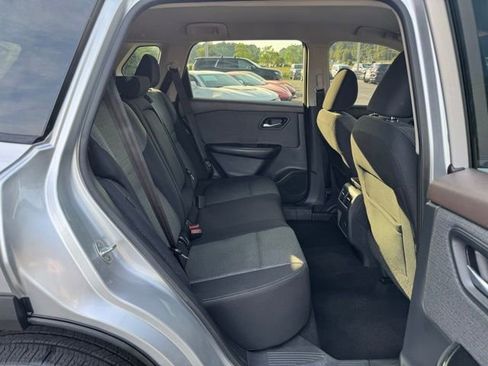 Used 2021 Nissan Rogue SV image 11