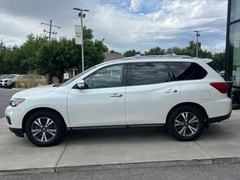 Used 2018 Nissan Pathfinder SV w/ SV All Weather Package AWD/4WD image 3